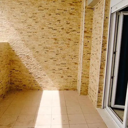 מלון Porto Maria Beachfront House *